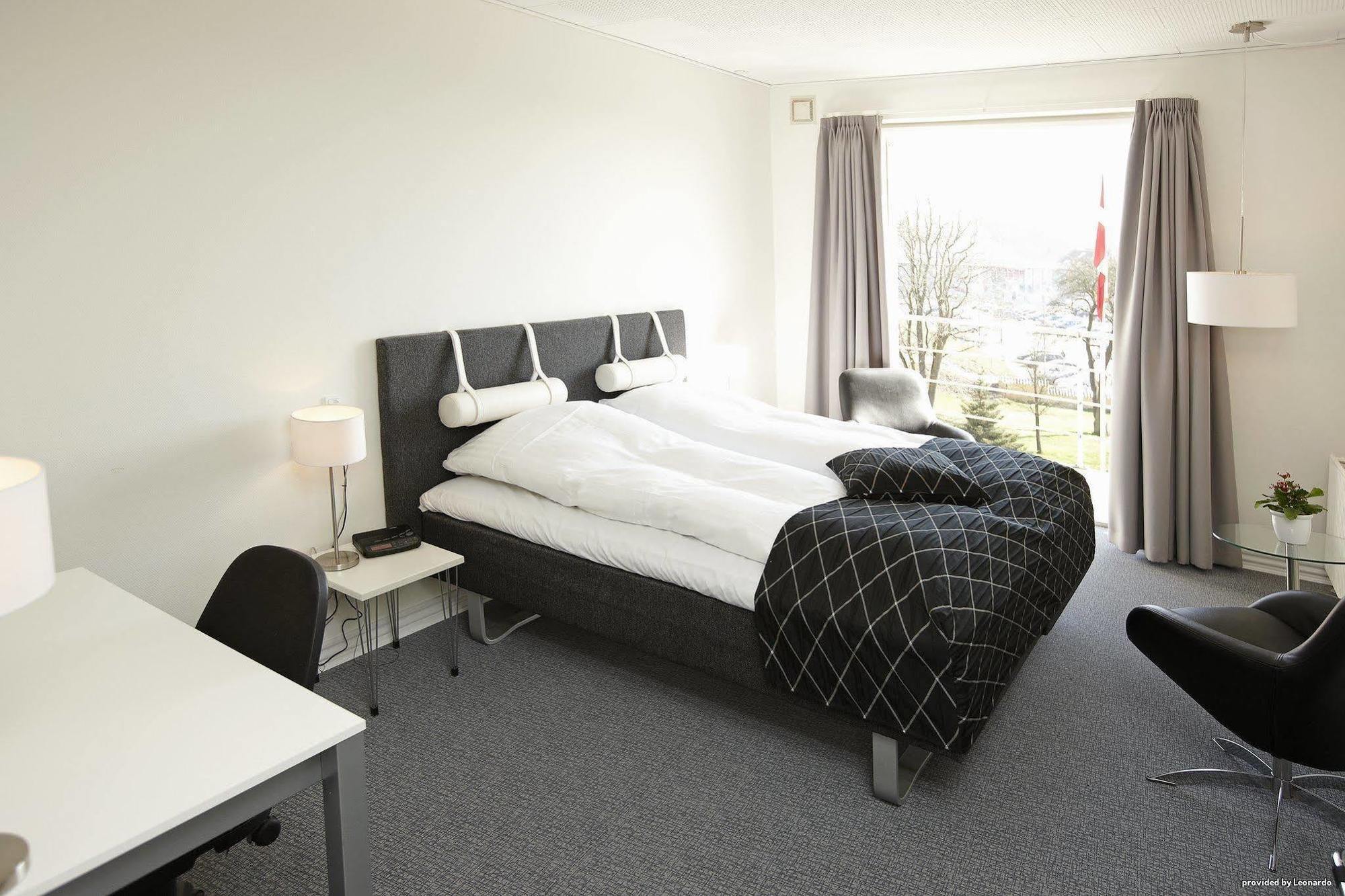 Hotel Schaumburg 홀스테브로 외부 사진