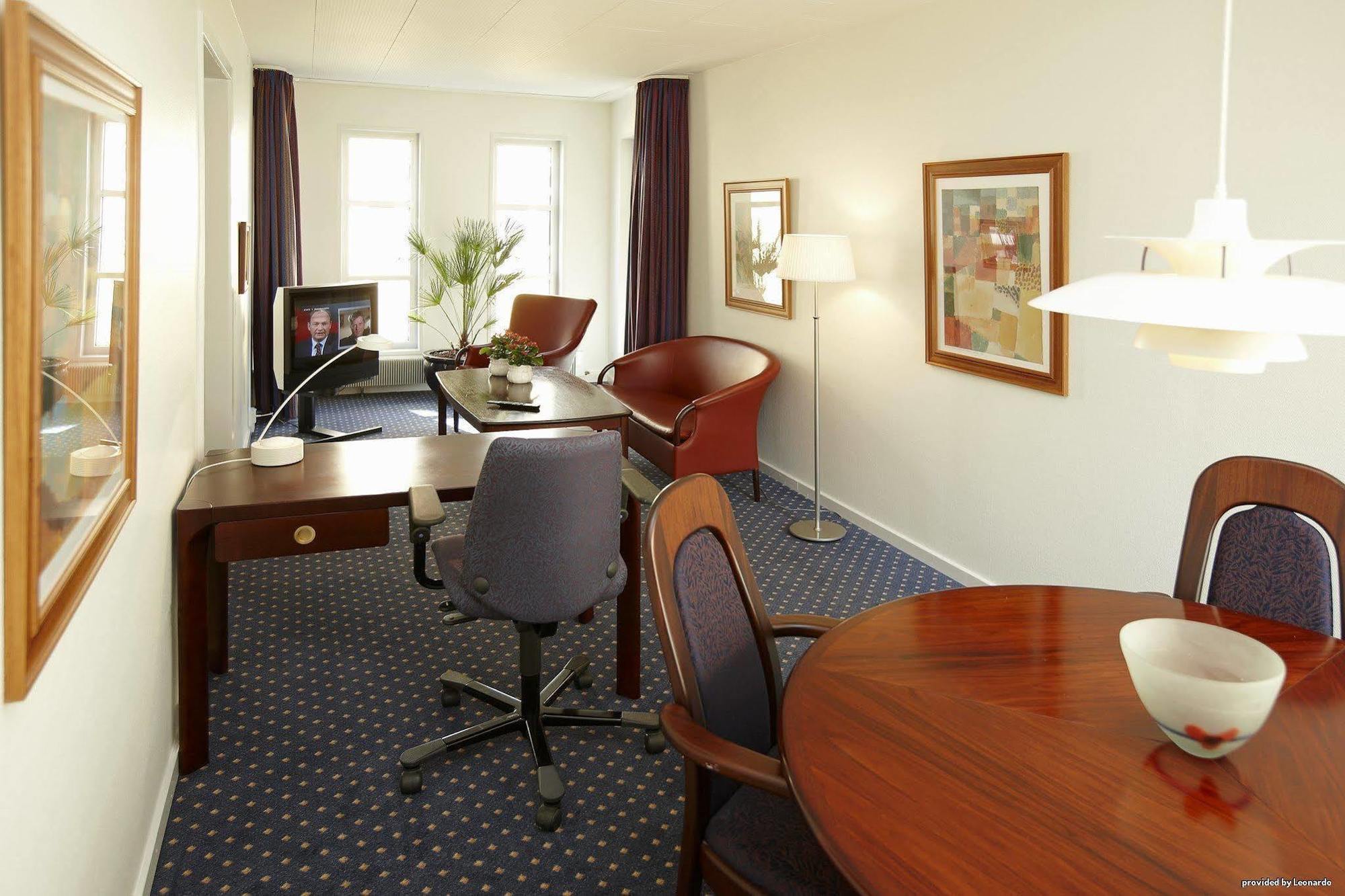 Hotel Schaumburg 홀스테브로 내부 사진