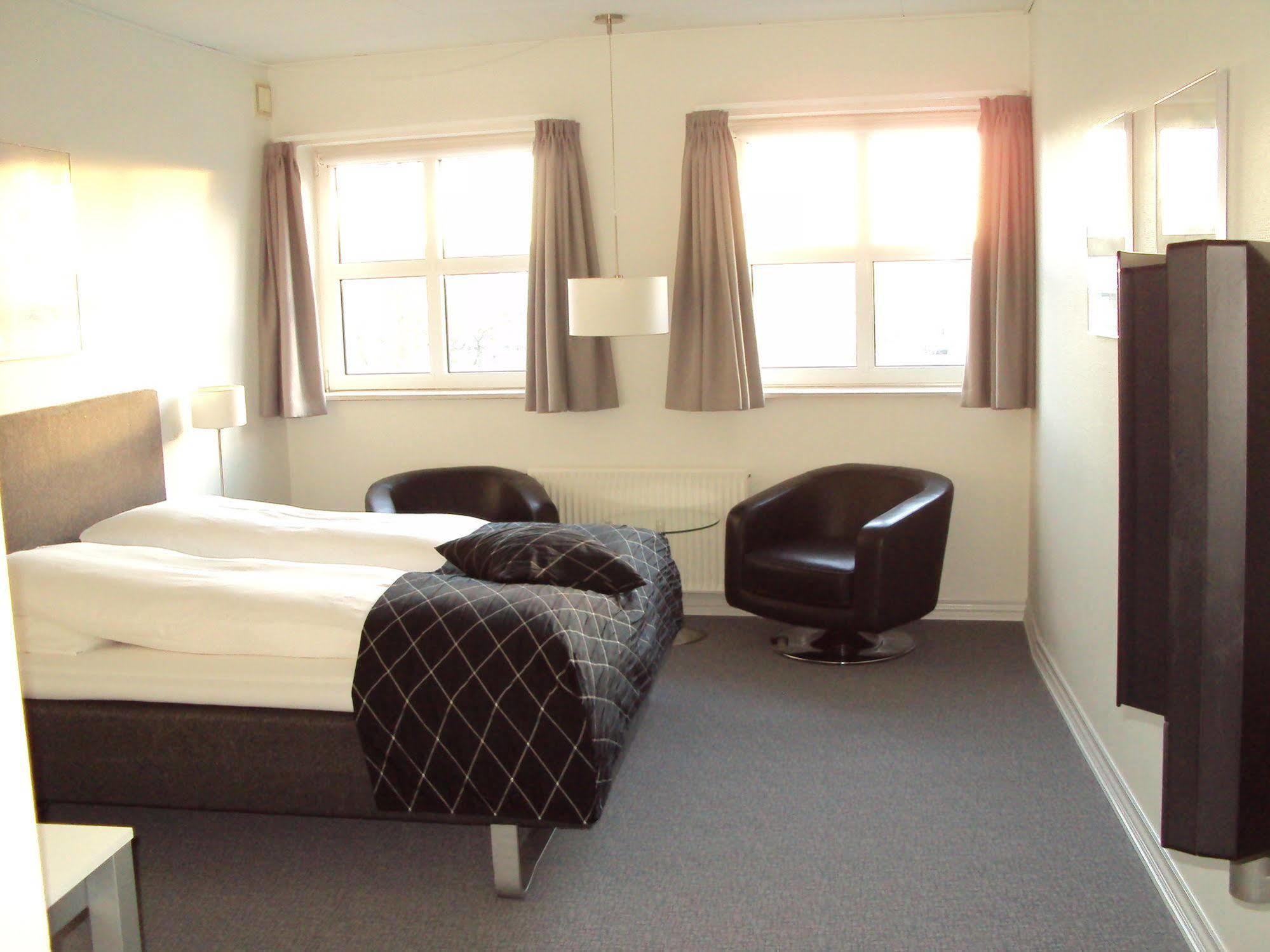 Hotel Schaumburg 홀스테브로 외부 사진