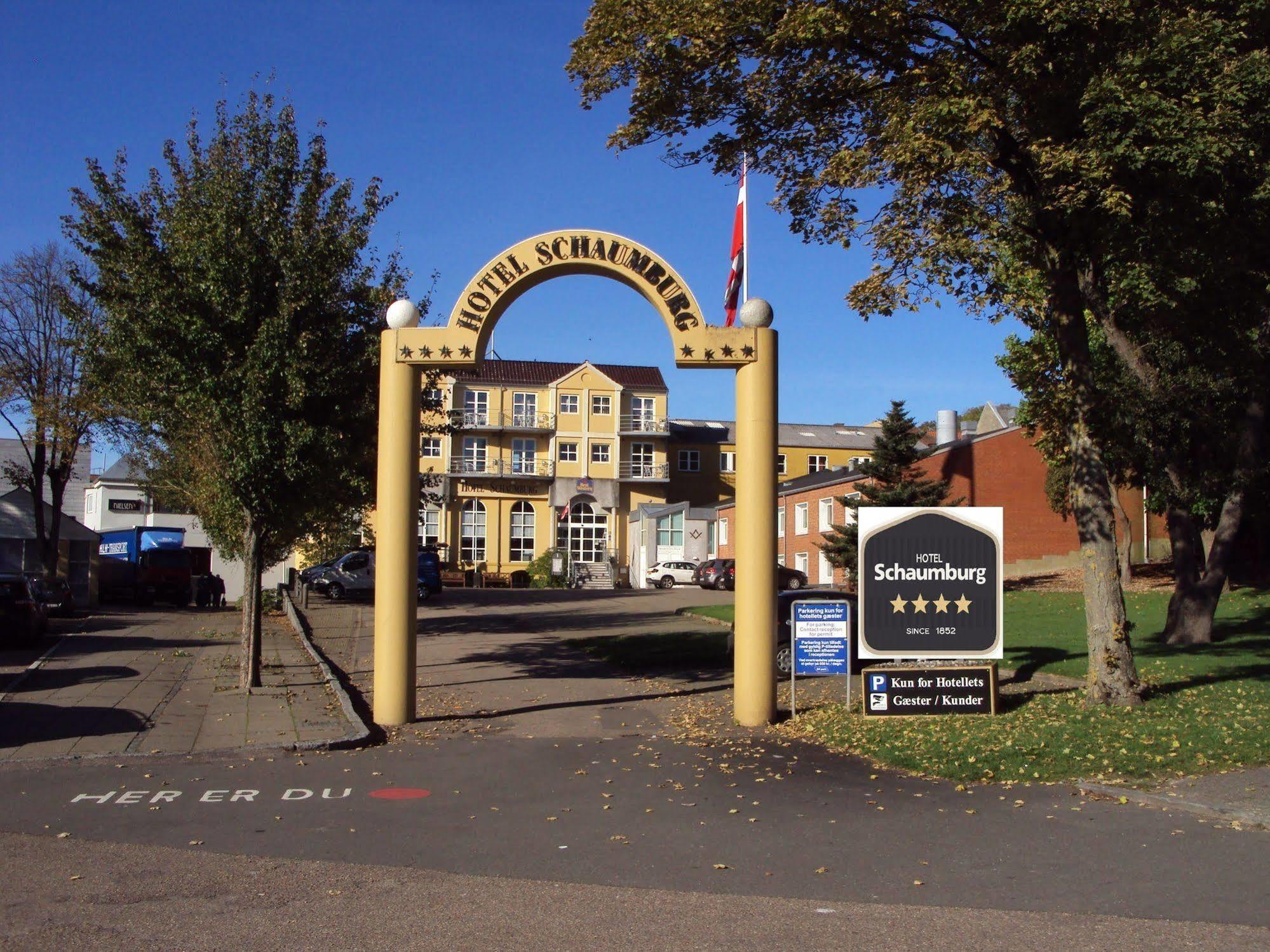 Hotel Schaumburg 홀스테브로 외부 사진